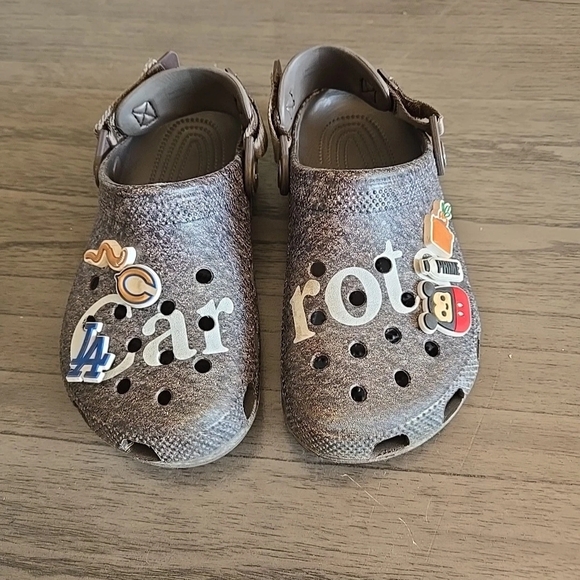 Kids Brown Clogs with Fun Charms - Picture 1 of 3